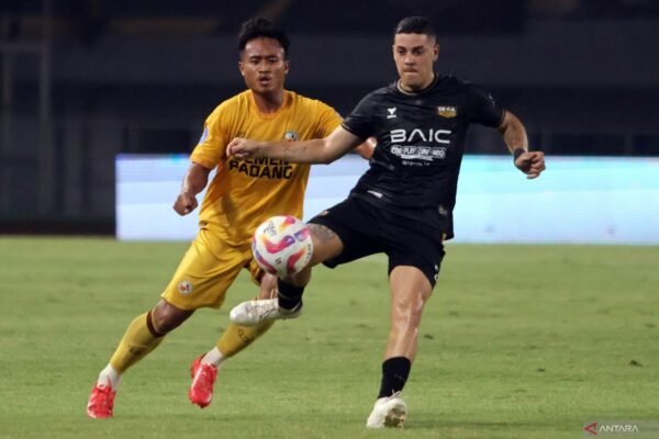 Alexis Messidoro Persiapkan Mental untuk Pertandingan Melawan Persis Solo