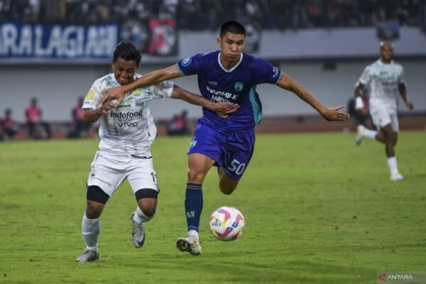Meski Tak Berhasil Menang, Hodak Puji Penampilan Tim Persib
