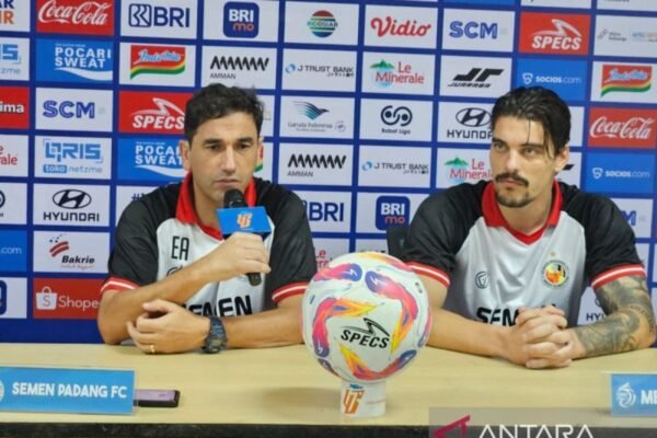 Pelatih Semen Padang Almeida Berkomitmen untuk Ambil Tiga Poin di Kandang Persija