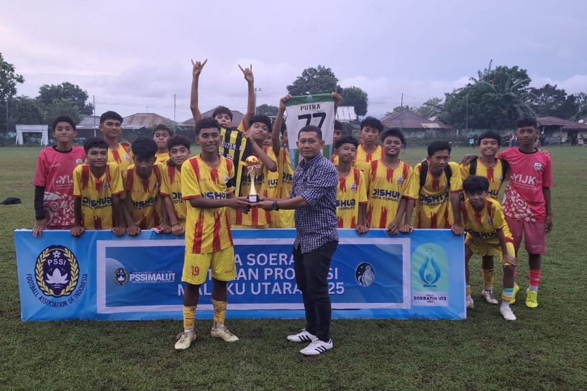 Here are some alternative titles for "IMTF Wakili Malut di Piala Soeratin U-15 Seri Nasional":

1. "IMTF Mewakili Maluku Utara di Piala Soeratin U-15 Nasional"
2. "IMTF Berperan sebagai Wakil Malut dalam Piala Soeratin U-15"
3. "Tim IMTF: Representasi Malut di Kompetisi Piala Soeratin U-15 Nasional"
4. "IMTF, Duta Malut di Piala Soeratin U-15 Seri Nasional"
5. "Wakil Maluku Utara: IMTF dalam Piala Soeratin U-15 Tingkat Nasional"
6. "IMTF Tampil sebagai Perwakilan Malut di Piala Soeratin U-15"
7. "Mengangkat Nama Maluku Utara: IMTF di Piala Soeratin U-15"
8. "IMTF: Sebuah Kebanggaan Malut di Piala Soeratin U-15 Nasional"
9. "Aksi IMTF Mewakili Malut di Piala Soeratin U-15"
10. "IMTF: Jalan Malut Menuju Piala Soeratin U-15 Nasional"

Feel free to choose any of these or modify them further!
